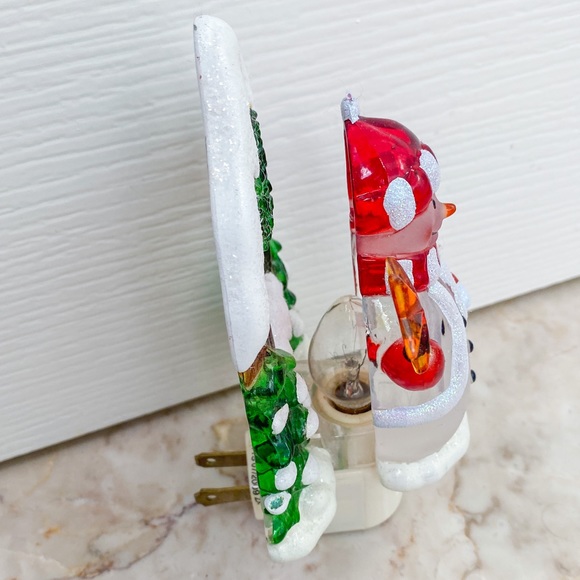 Magical Winter Christmas Snowman with Glitter Nightlight - Picture 3 of 4